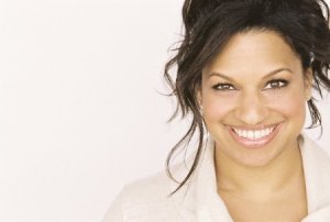 MV5BMTY3OTU5NzA3N15BMl5BanBnXkFtZTcwMjEzMzk3OA@@._V1._SX450SY450_